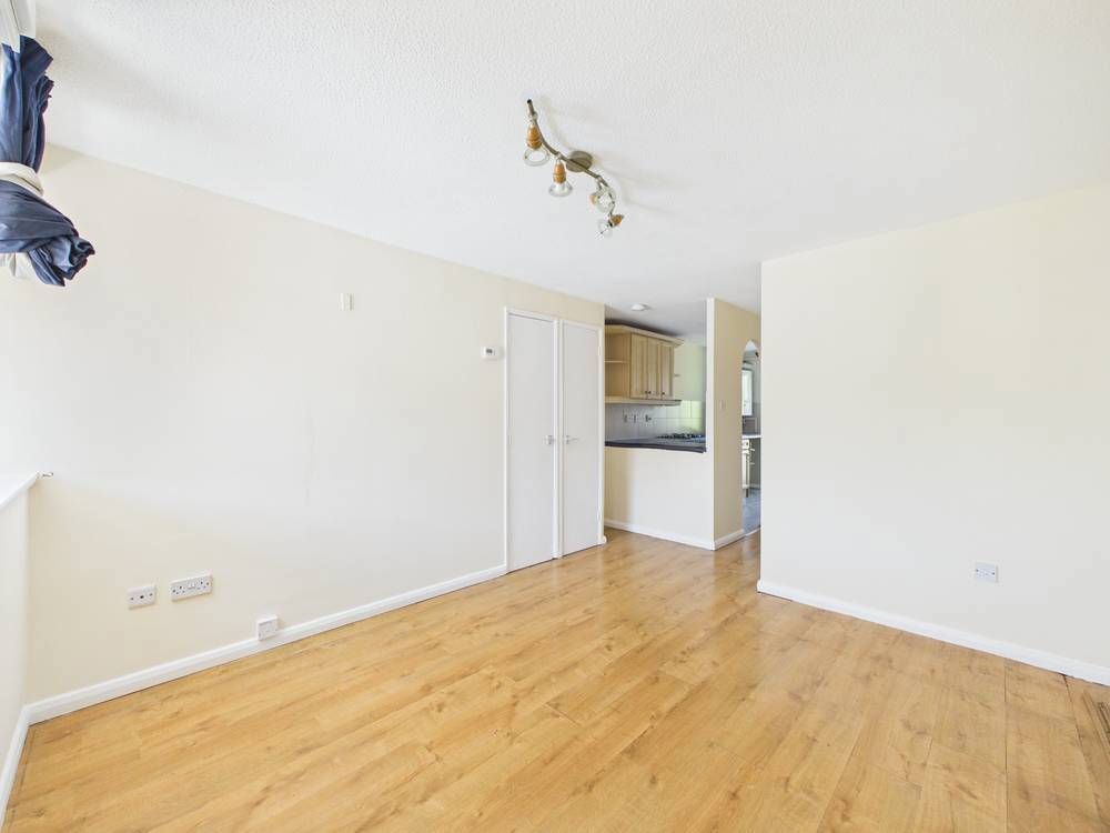Property photo 3 of 9 Giraffe360-Still006