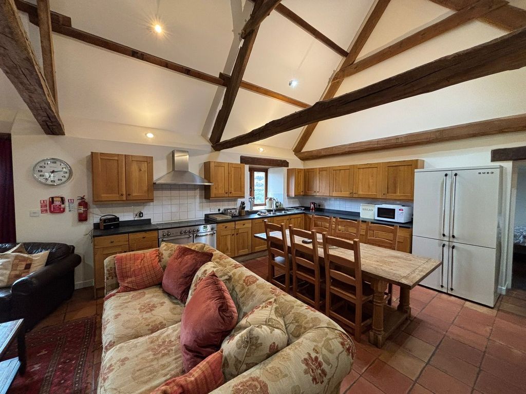 Property photo 2 of 11