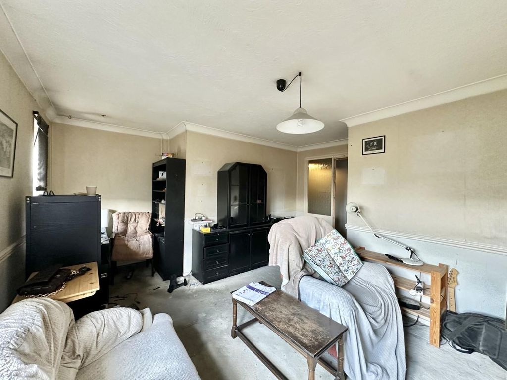 Property photo 3 of 8 Thumbnail_Img_3337.Jpg