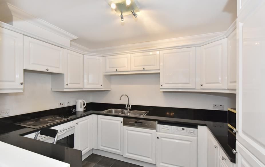 Property photo 2 of 6 14 - 95 Avenue Road 2 27.10.Png