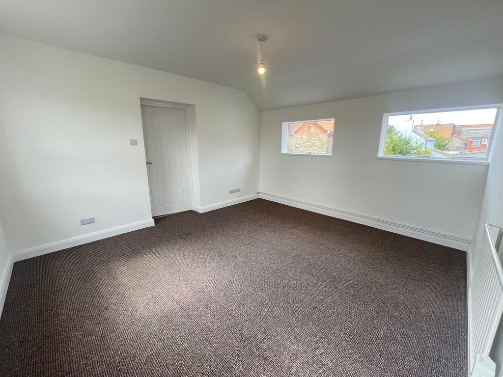 Property photo 1 of 6 Living Room