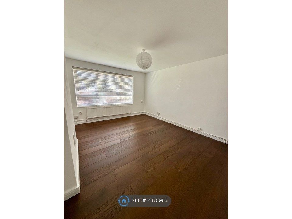 Property photo 2 of 6 Living Room