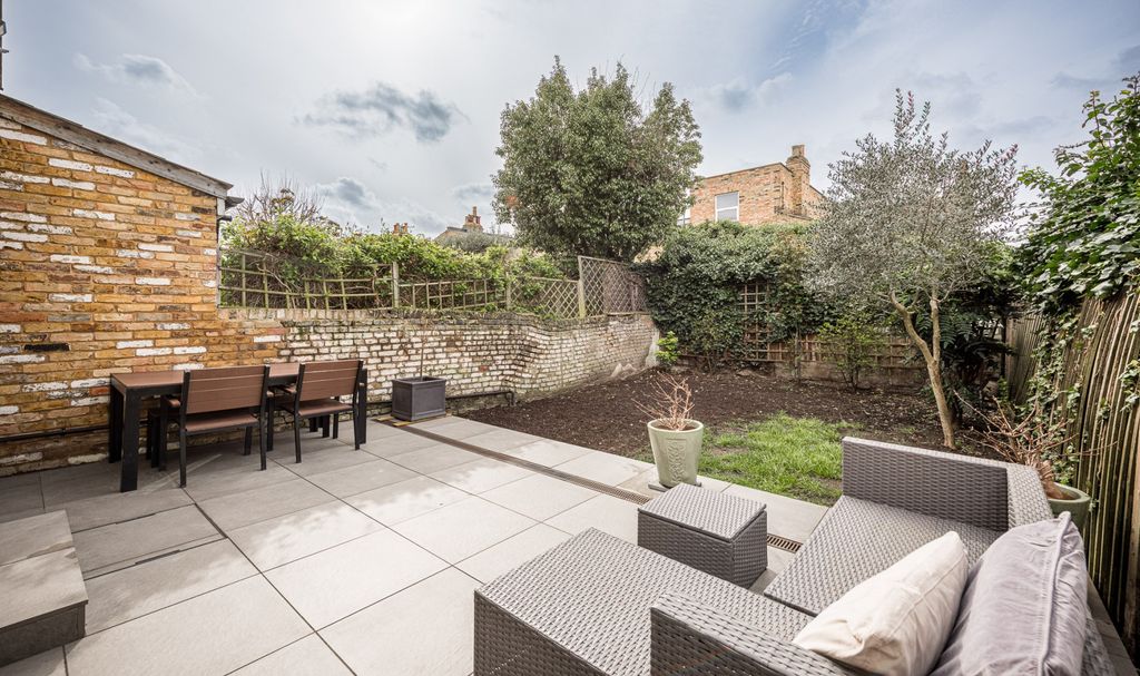 Property photo 2 of 15