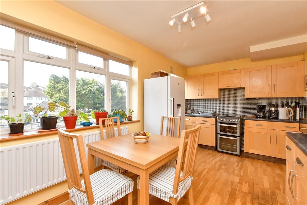 Property photo 1 of 18 Kitchen/Breakfast Room
