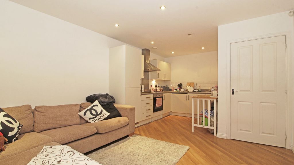 Property photo 1 of 9