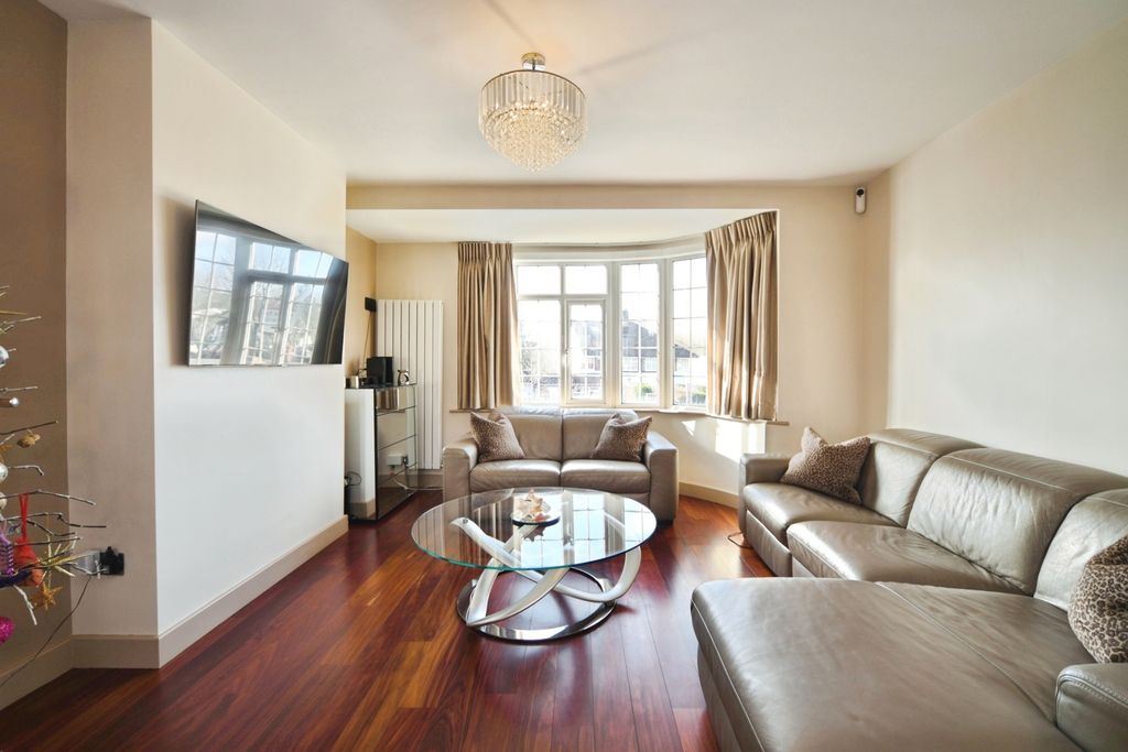 Property photo 2 of 20 Pbox-Img.Jpg