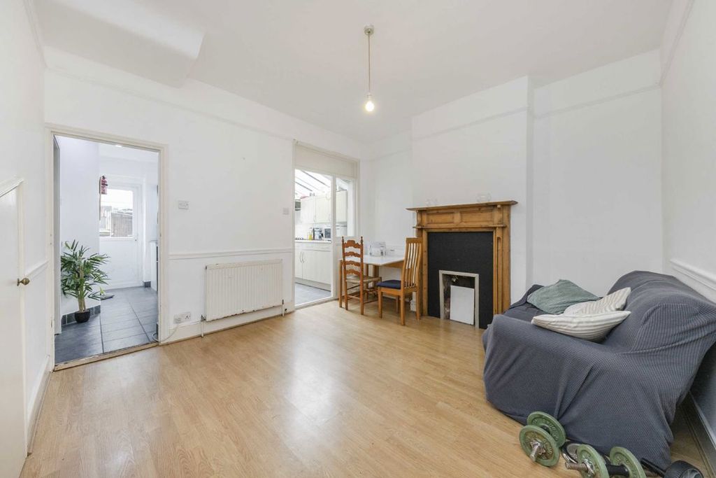 Property photo 2 of 9