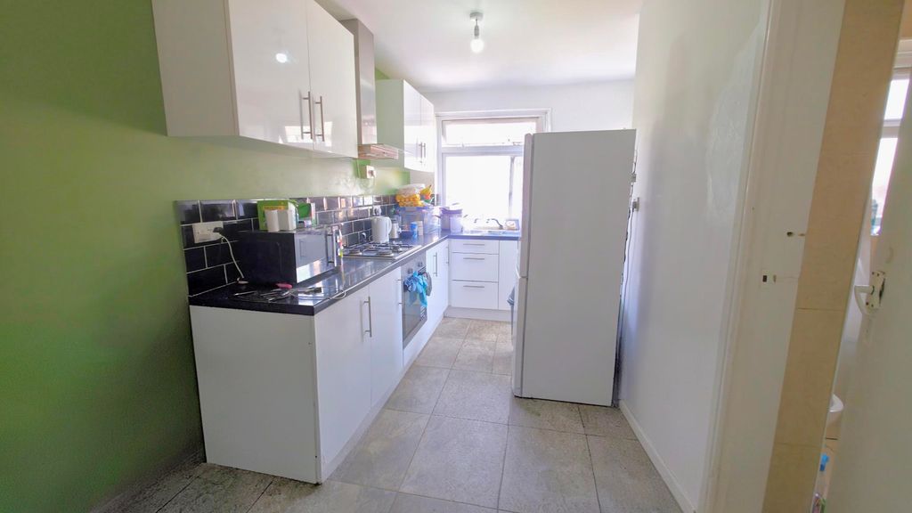 Property photo 3 of 13 Kitchen