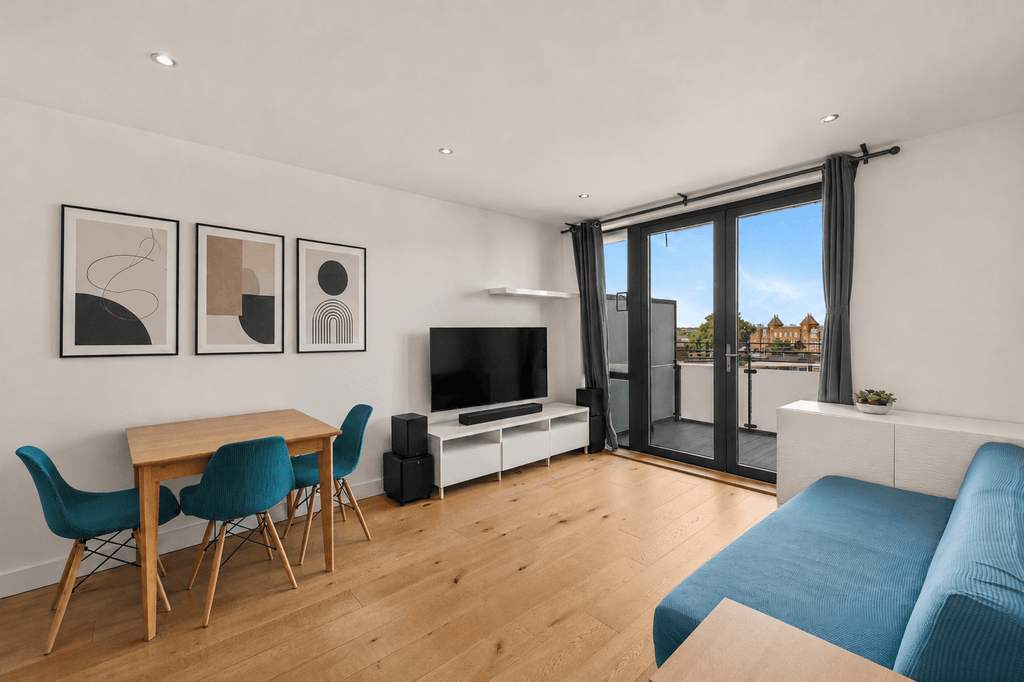 Property photo 1 of 11 Two Bedroom Modern Flat For Sale In Haggerston, E8