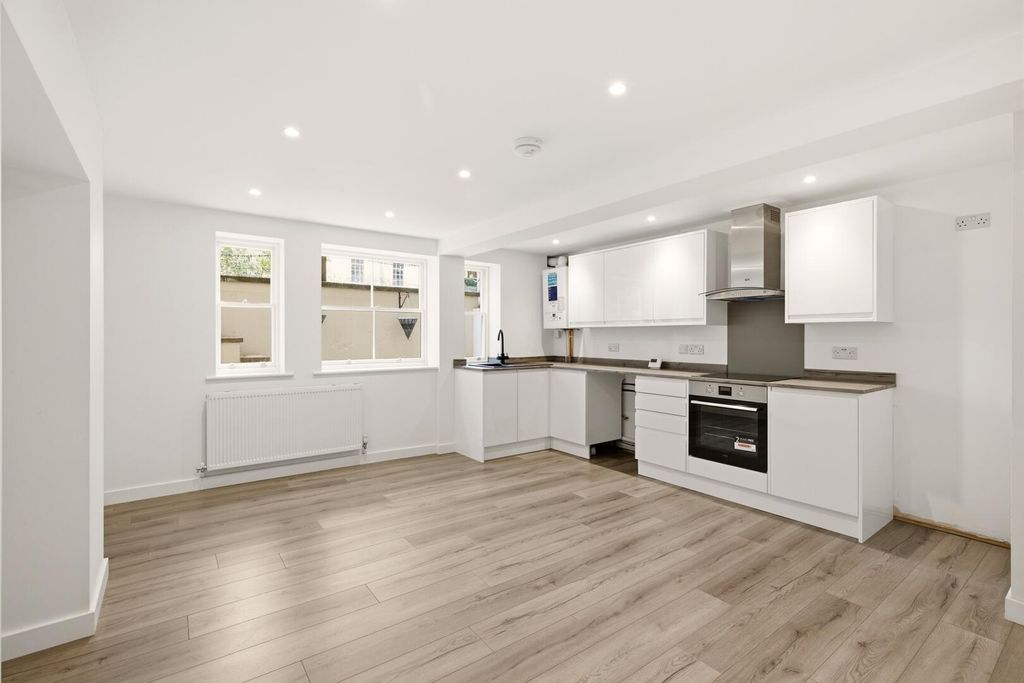 Property photo 2 of 11 Kitchen