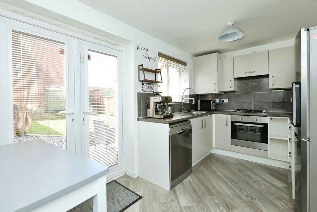 Property photo 3 of 19 Pbox-Img.Jpg