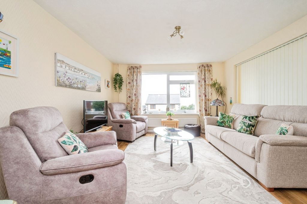 Property photo 3 of 19 Pbox-Img.Jpg