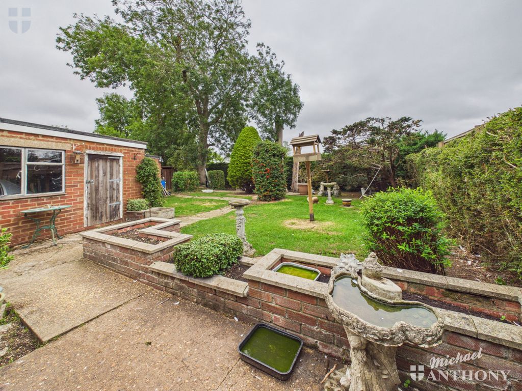 Property photo 3 of 18 Cam03852G0-Pr0787-Still014