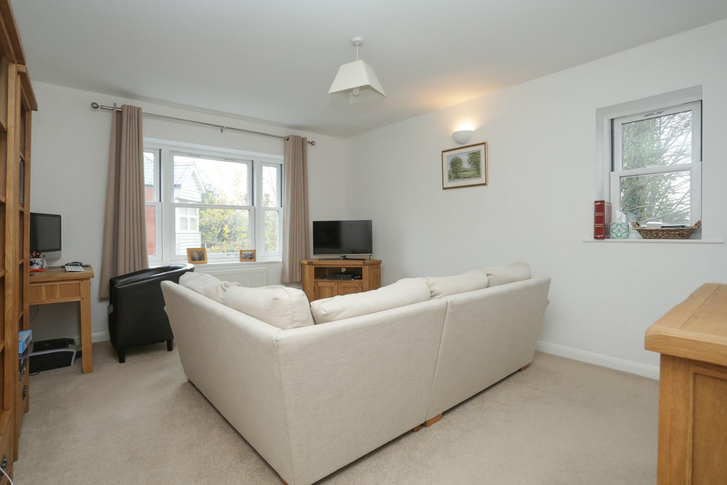 Property photo 3 of 12 Picture 3