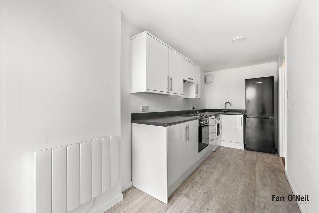 Property photo 3 of 15 Photo 6