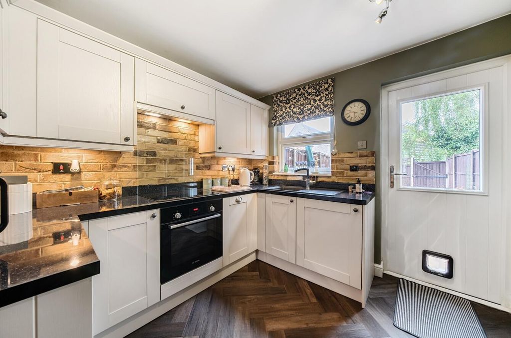 Property photo 2 of 12 Kitchen