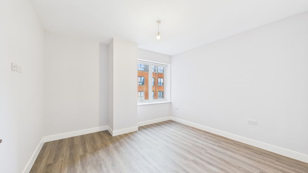 Property photo 3 of 8