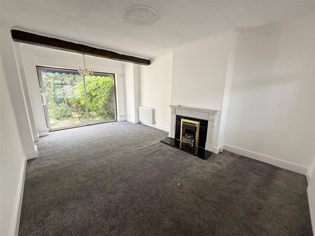 Property photo 2 of 6 Living Room