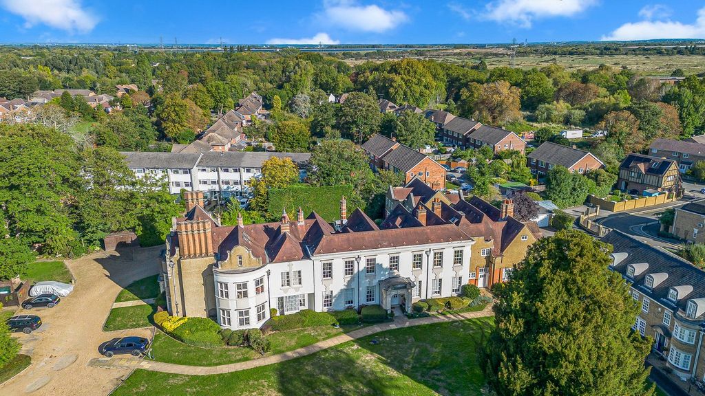 Property photo 2 of 12