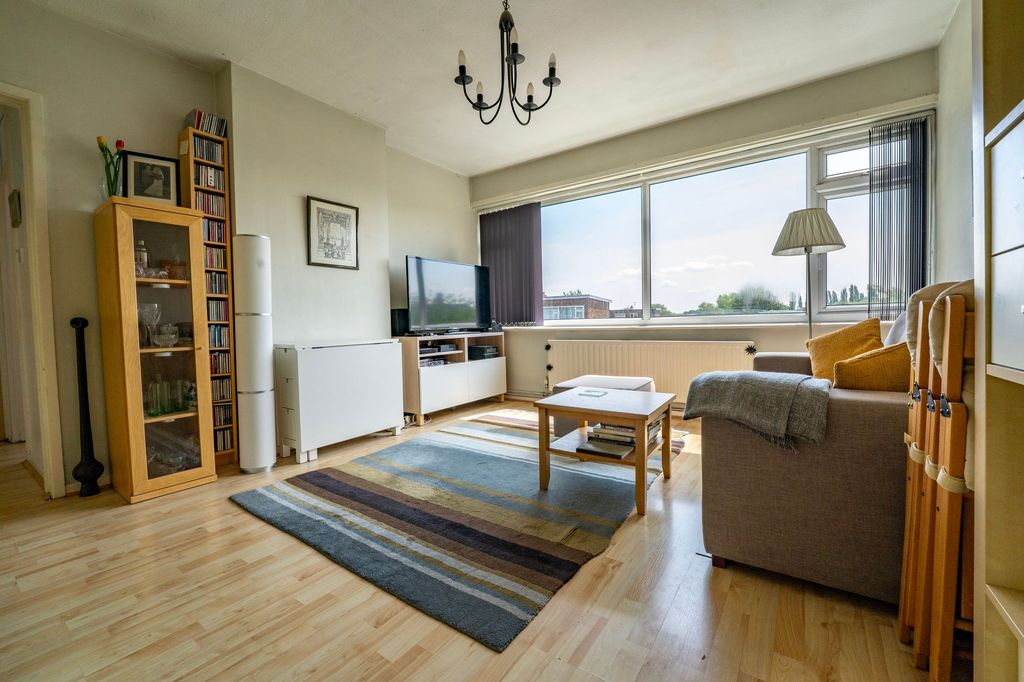 Property photo 3 of 12