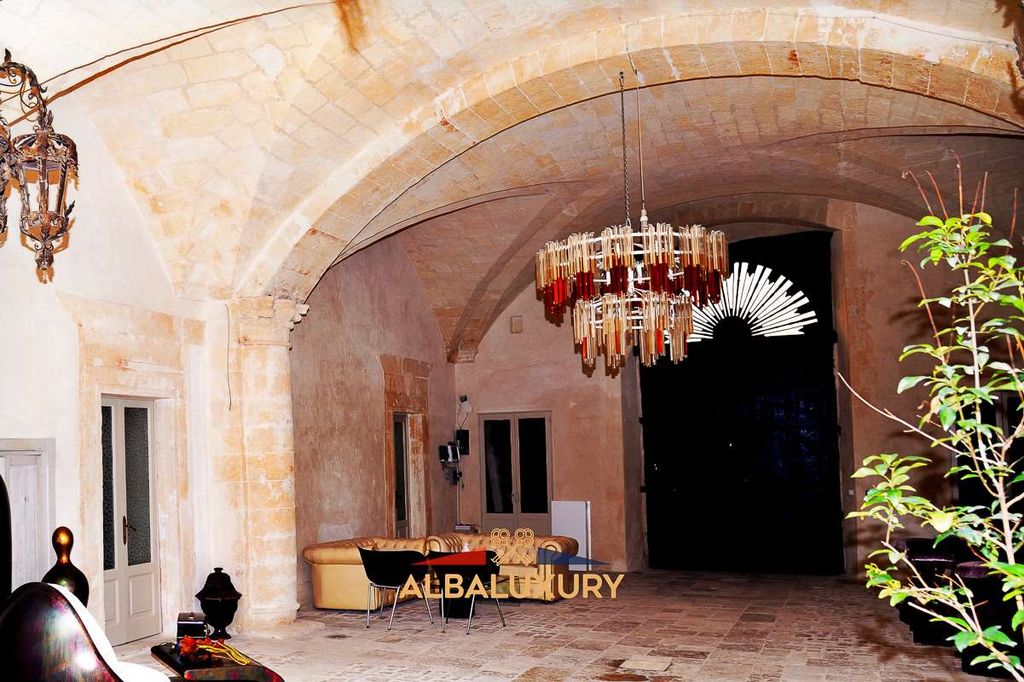 Property photo 2 of 42