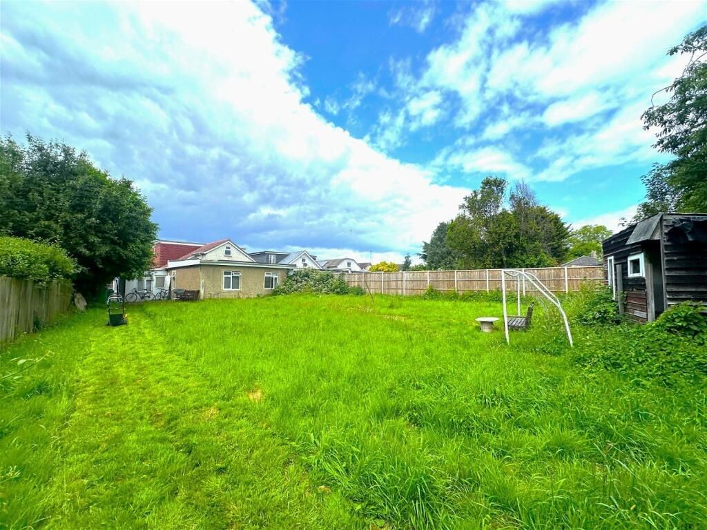 Property photo 2 of 2 External Grounds
