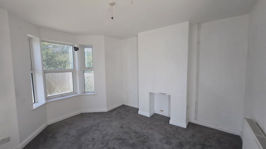 Property photo 3 of 6 1000015410.Jpg