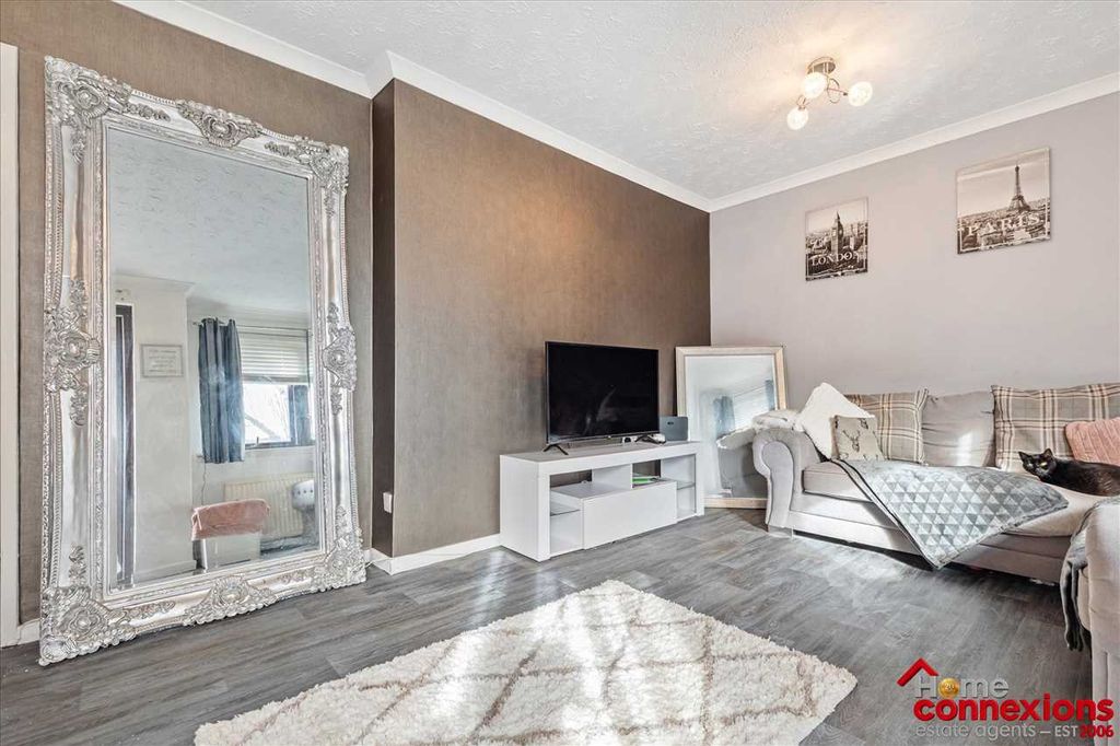 Property photo 3 of 22 Lounge Dining (2)