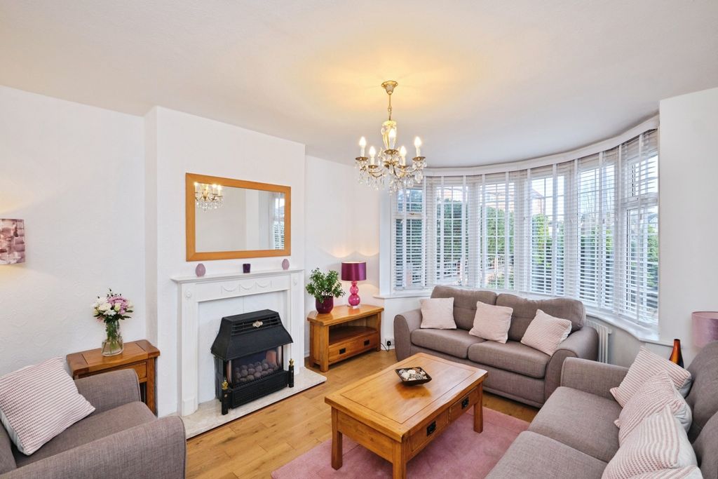 Property photo 2 of 25 Pbox-Img.Jpg