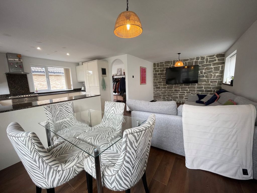 Property photo 3 of 10 Picture No. 10