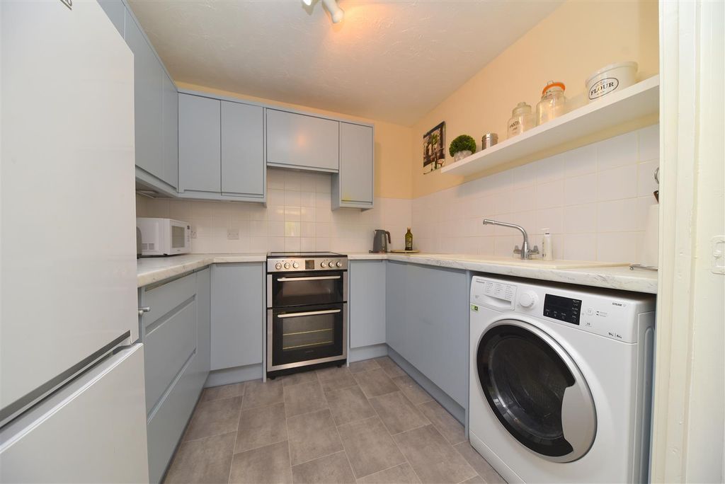 Property photo 2 of 14 Kitchen1.Jpg