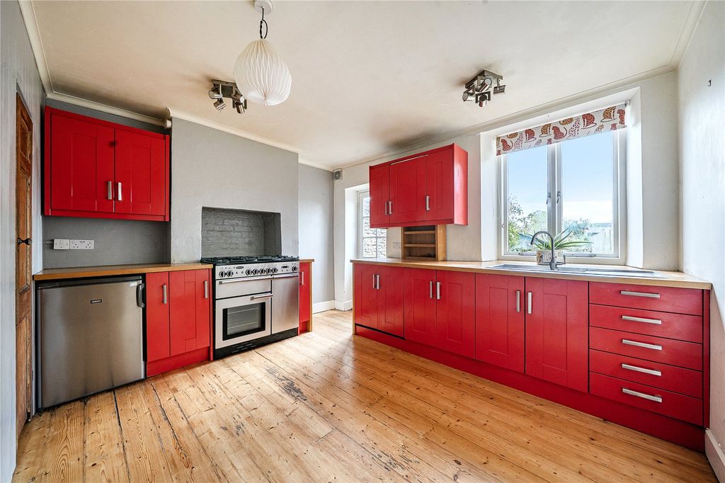 Property photo 2 of 23 Kitchen
