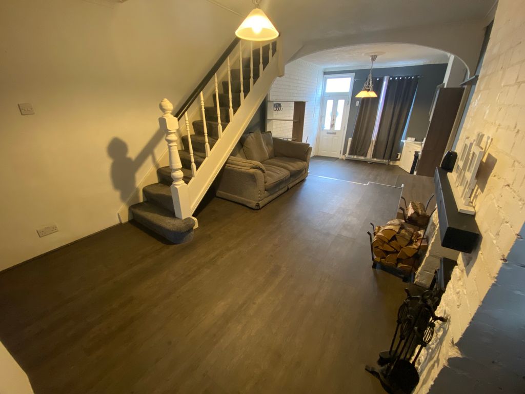 Property photo 3 of 19 Annex