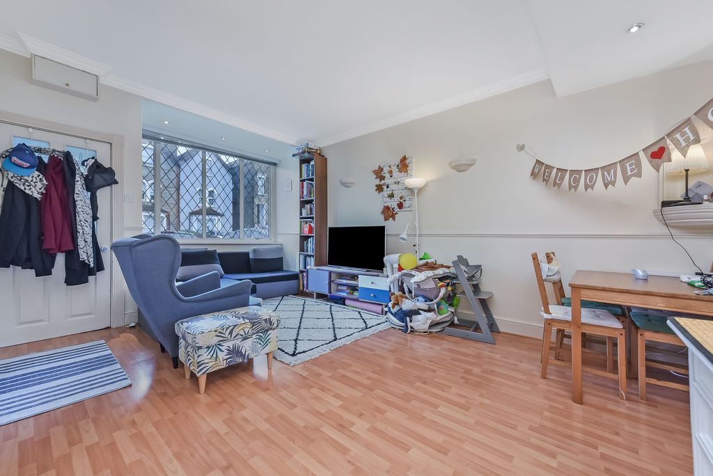 Property photo 2 of 12