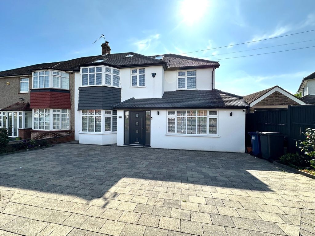 Property photo 2 of 54