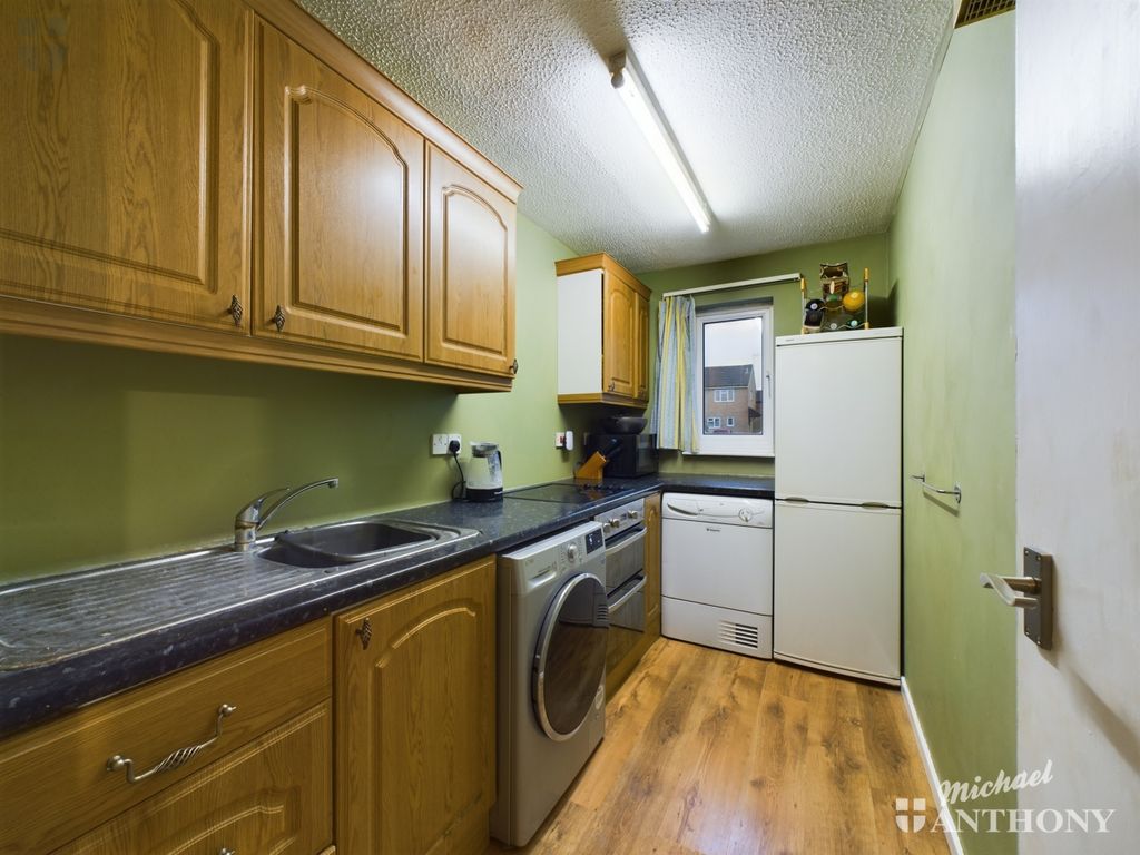 Property photo 2 of 7 Cam03218G0-Pr0519-Still008