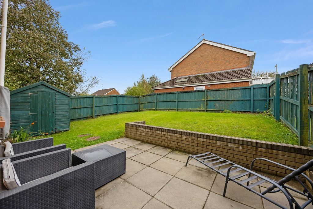 Property photo 2 of 28