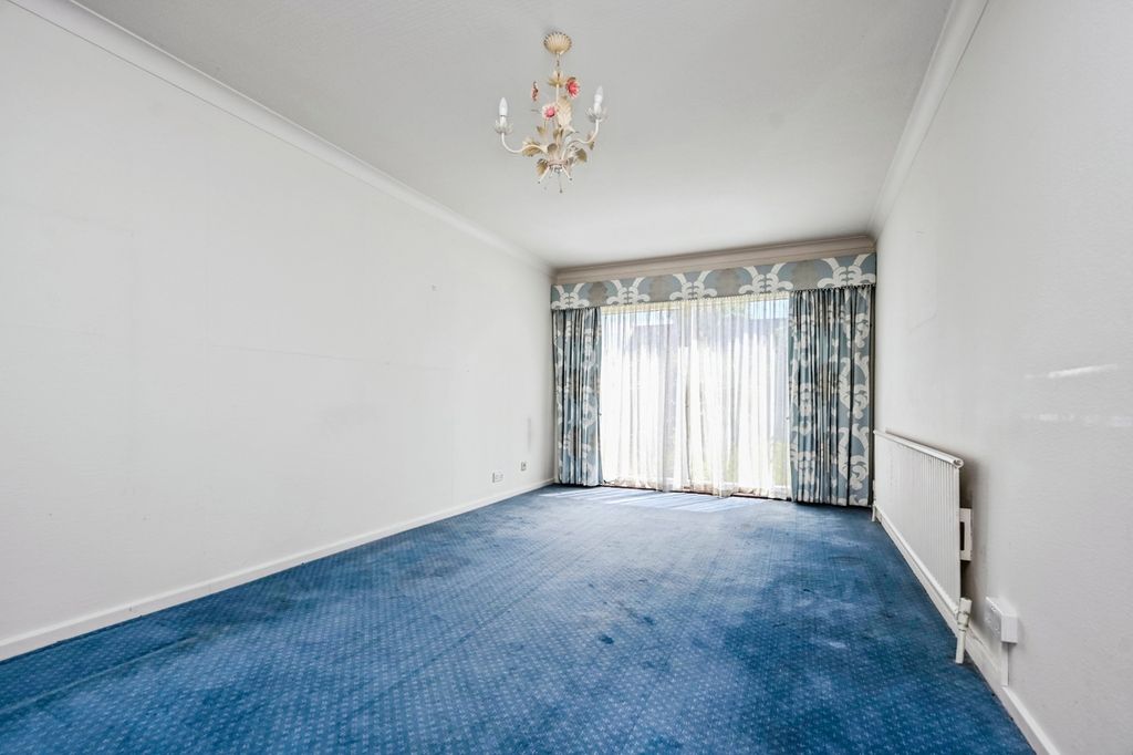 Property photo 3 of 16 Photo