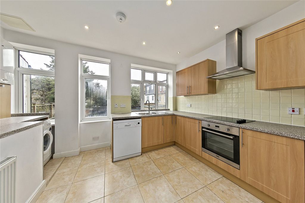 Property photo 2 of 12 Picture No. 02