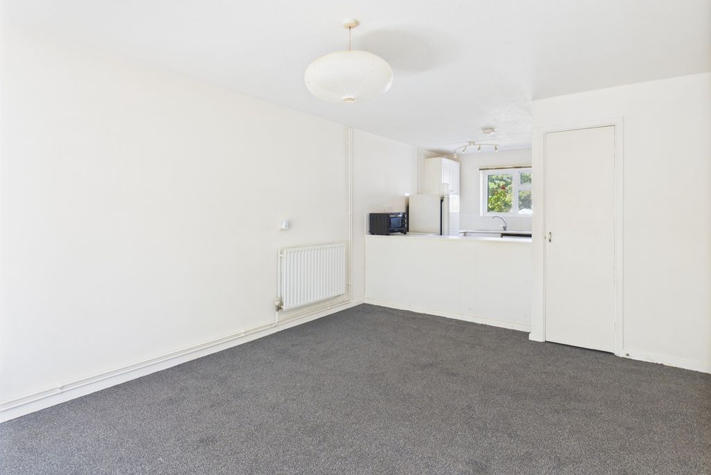 Property photo 3 of 10 Cam02545G0-Pr0439-Still006