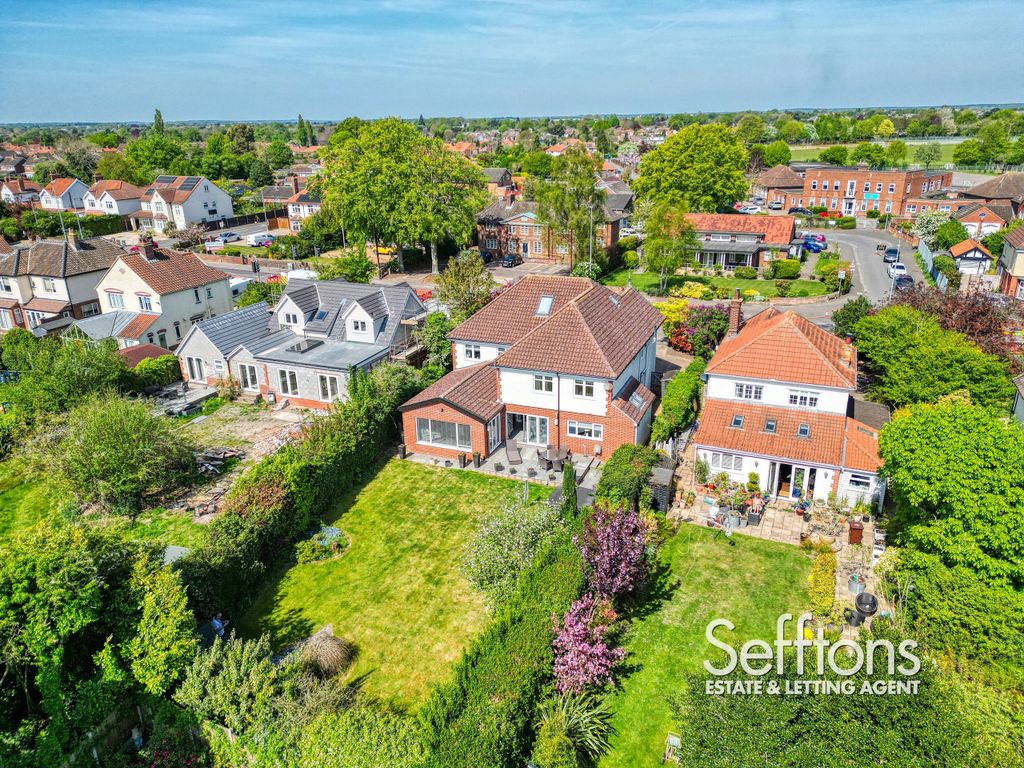 6 bed detached house for saleWroxham Road, Norwich, Norfolk NR7