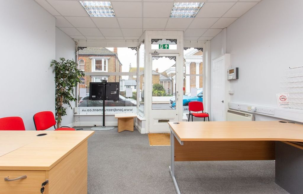 Property photo 2 of 12 Picture No. 02