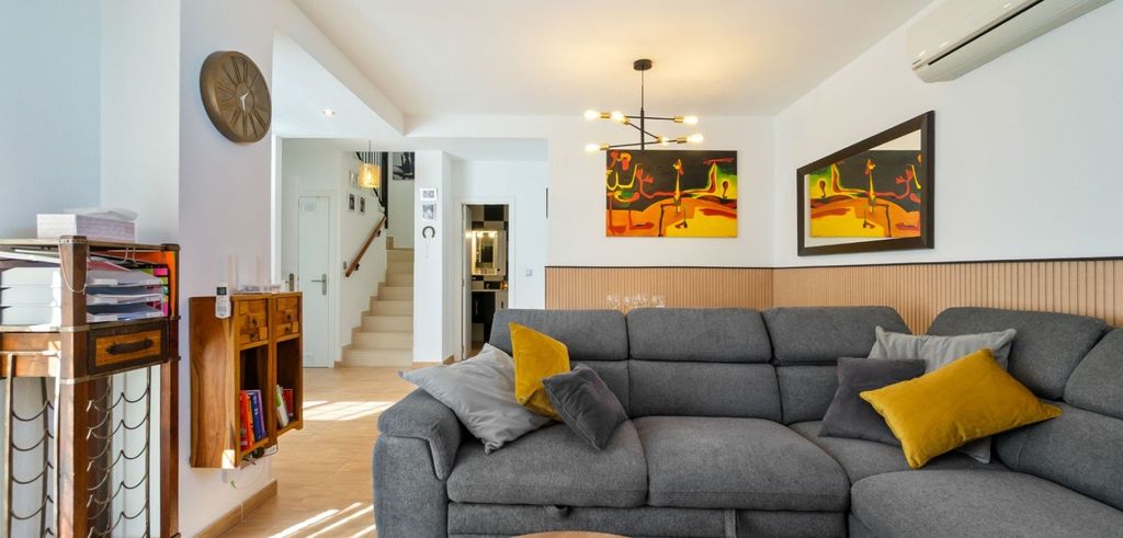 Property photo 3 of 36