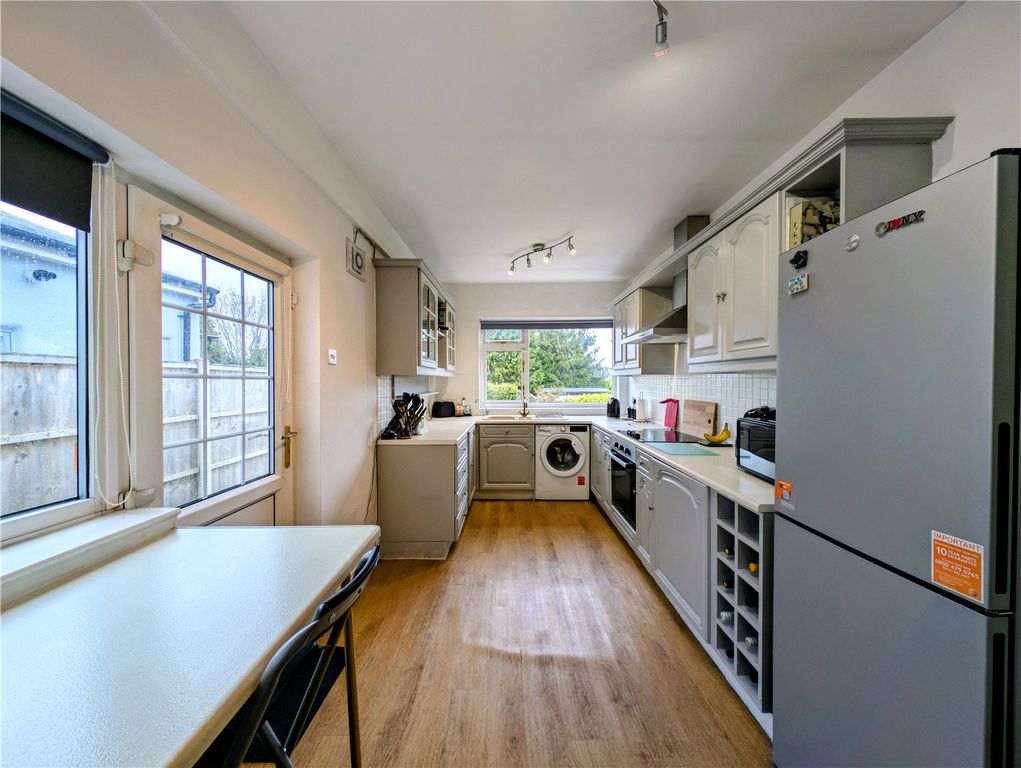 Property photo 2 of 17 Picture No. 08
