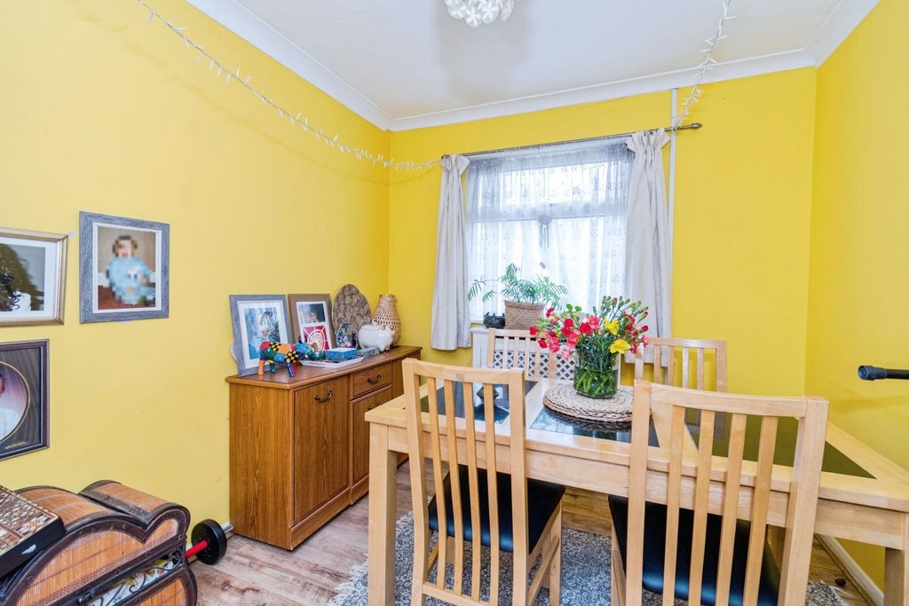 Property photo 3 of 20 Pbox-Img.Jpg