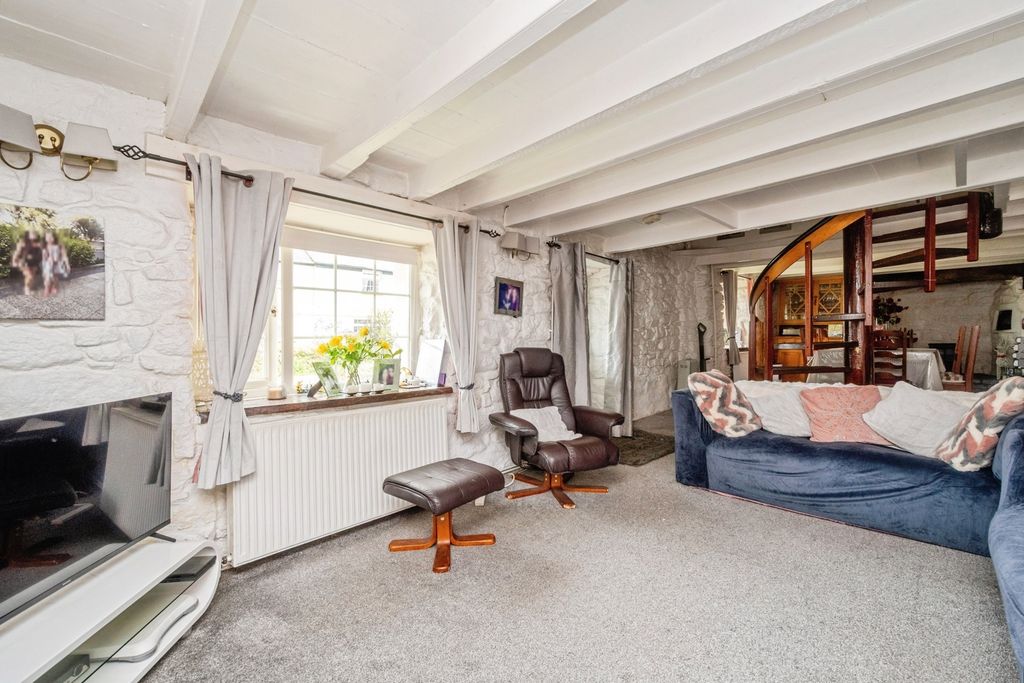 Property photo 3 of 21 Pbox-Img.Jpg