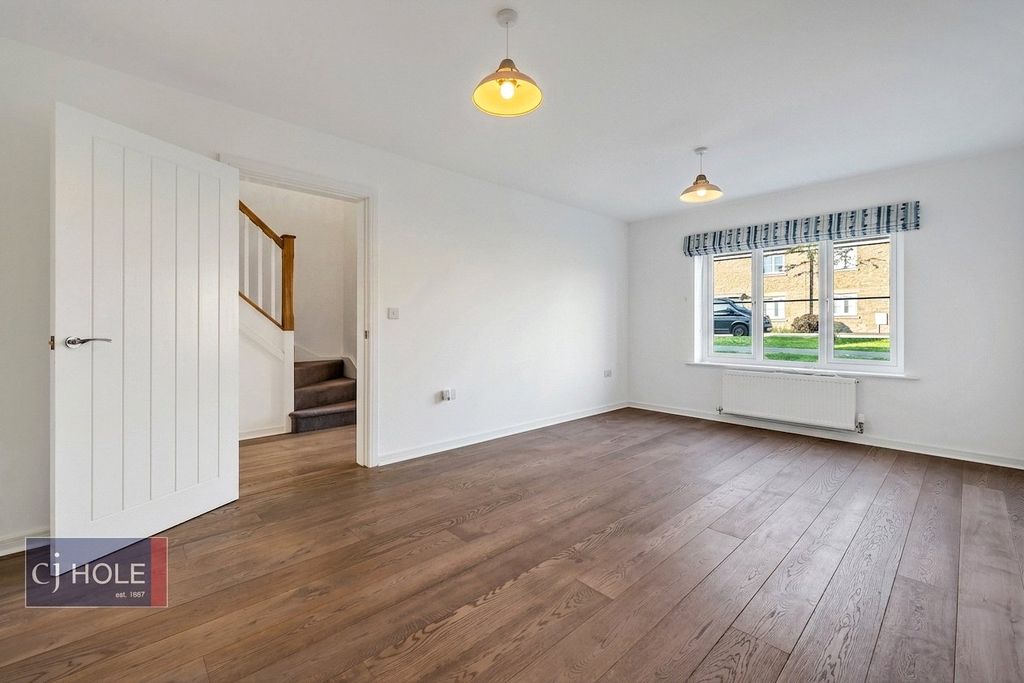 Property photo 2 of 18 Picture No. 27