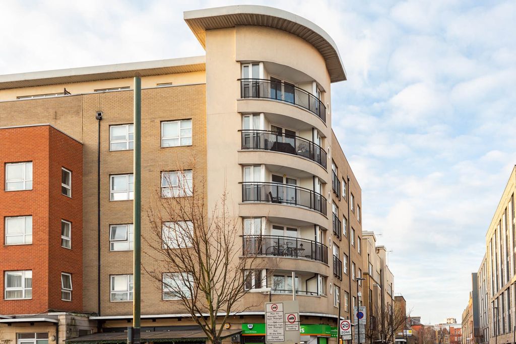 Property photo 3 of 16 5906714
