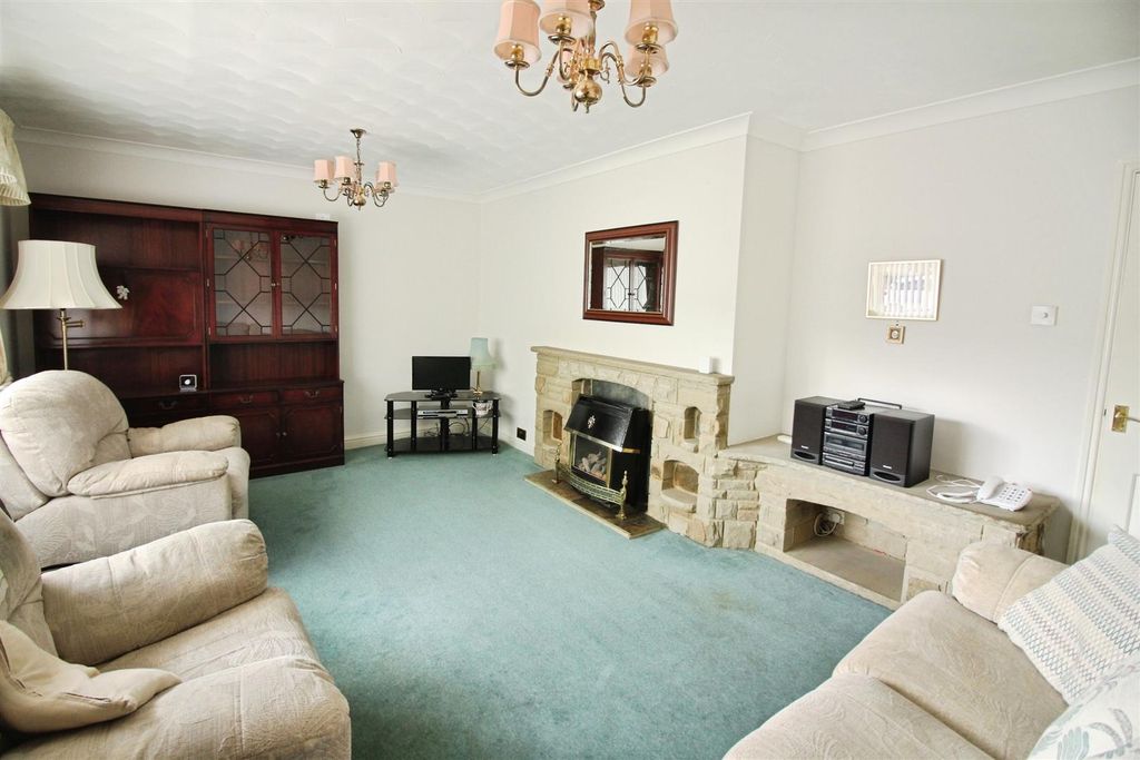 Property photo 2 of 12 Living Room