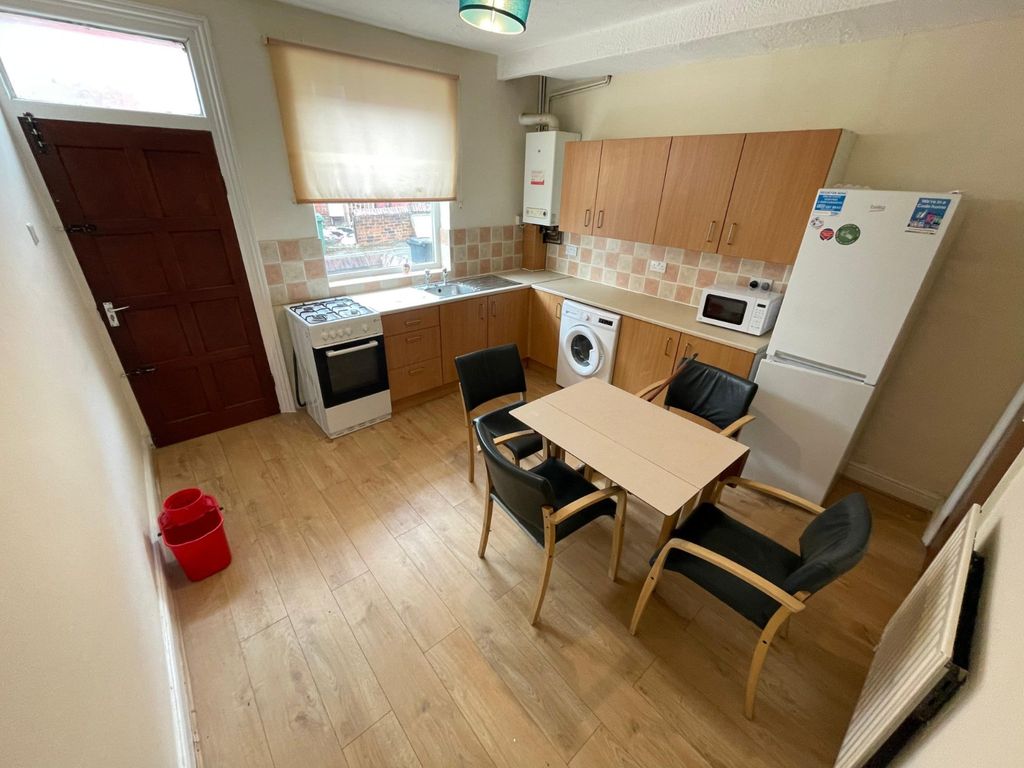 Property photo 3 of 8 Picture No. 04